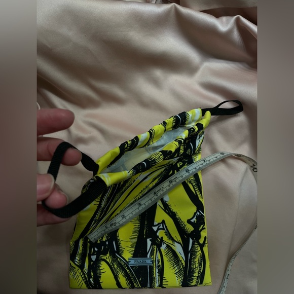 Auténtic prada drawstring bag - Picture 9 of 10